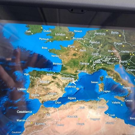 Barcelona Airport Mi Colibri Apartment เอลปรัตเดยูเบรกัต ภายนอก รูปภาพ